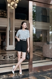 (2 màu) Áo thun cotton cổ tròn họa tiết kẻ