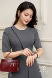 Đầm xòe dáng cổ tròn dài qua bắp