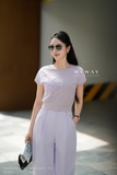 Áo kiểu dáng suông vừa phối cổ thuyền