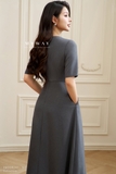Đầm xòe dáng cổ tròn dài qua bắp