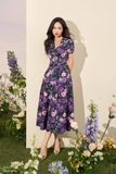 Đầm xoè cổ vest ngắn tay hoạ tiết hoa hồng