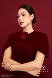 Đầm xòe dáng cổ tròn đính kèm áo choàng