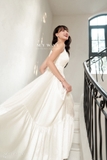 (2 màu) Đầm maxi cổ tròn phối tầng đan chéo lưng