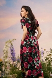 Đầm xoè midi ngắn tay hoạ tiết hoa hồng