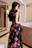 Chân váy xòe ren họa tiết hoa