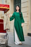 Áo dài dáng suông vừa phối cổ tròn