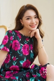 Đầm suông hoa cổ tròn dài qua bắp