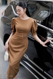Đầm ôm dáng cổ thuyền dài qua bắp