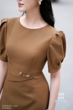 Đầm ôm dáng cổ thuyền dài qua bắp