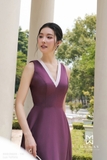 Đầm xòe cổ V không tay dài qua bắp