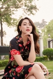 Đầm sơ mi suông họa tiết hoa