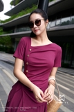 Chân váy xòe rủ dáng dài qua bắp