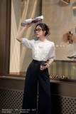 Áo sơ mi cổ bèo đính hoa