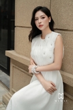 Đầm xòe dáng cổ tròn phối đính hoa