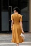 Đầm xòe dáng cổ tròn phối hoa
