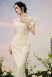 Chân váy ren ôm cạp cao xẻ sau