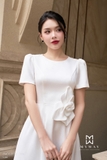 Đầm xòe tay ngắn đính hoa eo