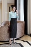 Chân váy ôm vừa phối khuy trang trí
