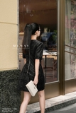 Đầm suông vừa dáng cổ tròn