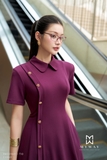 Đầm trên ôm dưới xòe cổ biến kiểu đính khuy trang trí