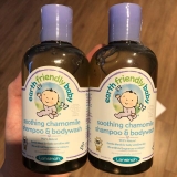 Sữa tắm gội bé sơ sinh Earth Friendly Baby hoa cúc Lansinoh 250ml - Mỹ