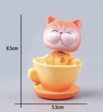 meo-hong-ngoi-coc-vang