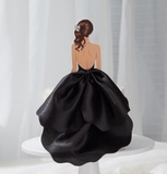 cam-co-gai-vay-gia-mau-den