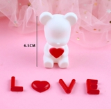 gau-trang-kem-chu-love