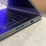 MSI Thin 15 - Cổng kết nối phải