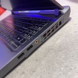 MSI Vector 16 HX AI - Cổng kết nối phải