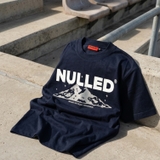 Áo thun đen wash in chữ NULLED Peak Graphic Tee N-T3128-HC-T13-D
