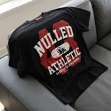 Áo thun đen in số đỏ NULLED Athletic Varsity Tee N-T3143-N-T00-D