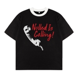 Áo thun in hình retro NULLED màu đen phối cổ trắng The Call Tee N-T348-HC-T7-DVT