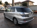 HONDA FIT SHUTTLE - HYBRID - 1300cc - (30.0km／リットル) - Model 2011 (H23) - Shaken full 2 years