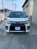 TOYOTA VOXY ZS KIRAMEKI-2000cc
