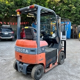 Xe nâng Toyota điện 1,5 tấn ngồi lái đời 2017
