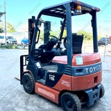 Xe nâng Toyota điện 1,5 tấn ngồi lái đời 2017