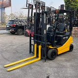 Komatsu 1,8 tấn điện ngồi lái 2013 cột 4 mét chui công