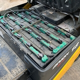 Komatsu 1,8 tấn điện ngồi lái 2013 cột 4 mét chui công