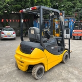 Xe nâng Komatsu 2.0 tấn điện ngồi lái dịch từng càng