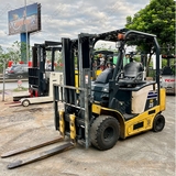 Xe nâng Komatsu 2,5 tấn điện ngồi lái dịch giá