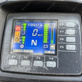 Xe nâng Komatsu 2,5 tấn điện ngồi lái dịch giá