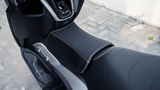 Yên trẻ em phía trước cho Yamaha Nmax 155 2025+