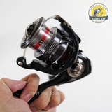 Máy Daiwa REVROS 2021