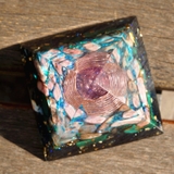 trụ orgone tinh thể thạch anh tím