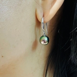 Bông Tai Ngọc Trai Sắc Lông Công Cỡ 9mm Cùng Móc Vàng