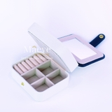 Hộp vuông khoá nút thời trang - trắng