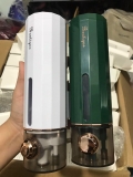 Bình đựng nước rửa tay tay dán tường