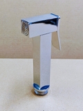 Vòi xịt toilet chất liệu đồng thau mẫu vuông nước mạnh