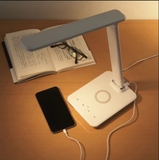 Đèn LED Để Bàn Hỗ Trợ Sạc Không Dây MotoM GST006